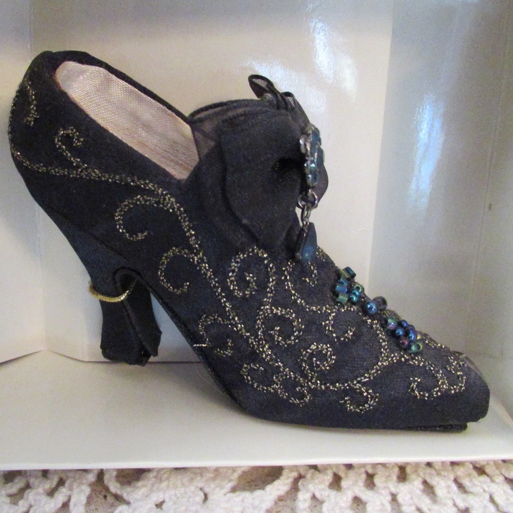 Vintage Popular Imports "Putting on the Ritz"
